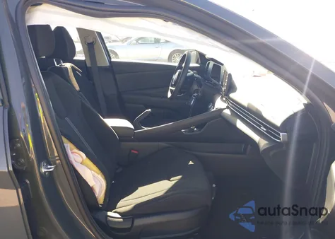 2024 Hyundai Elantra Se z USA, uszkodzony, nr VIN KMHLL4DG8RU731912